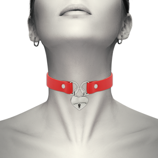 COQUETTE - CHIC DESIRE COLLAR CUERO VEGANO ROJO ACCESORIO CORAZÓN CON LLAVE